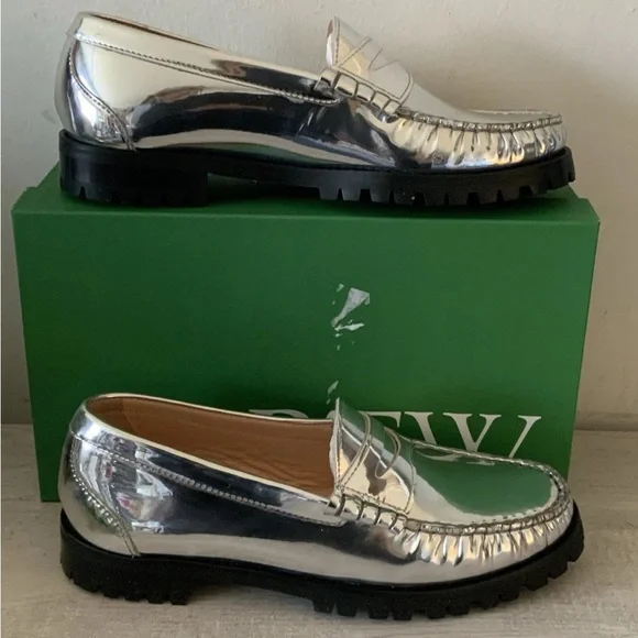 NIB WINONA LUG SOLE LEATHER PENNY LOAFERS SILVER
